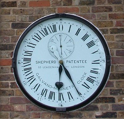 Gate Clock Royal Observatory Greenwich / Credit: J�rgen Ermert http://www.ppu-buch.de/